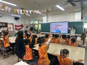 本會非常榮幸受邀苗栗市政府專案「115年動物保護及飼主責任免費校園巡迴宣導活動」 到苗栗縣大南國小演講有關於「貓的品種認識與特性」 小朋友都非常好奇踴躍參與、熱烈搶答 經過這個課程讓小朋友們更認識貓咪的品種與照護 相信這些小小的樹芽們 未來也會成長成一群保護與愛護動物的大樹 #大南國小 #中華貓業協會 #苗栗市政府專案 #孩子們